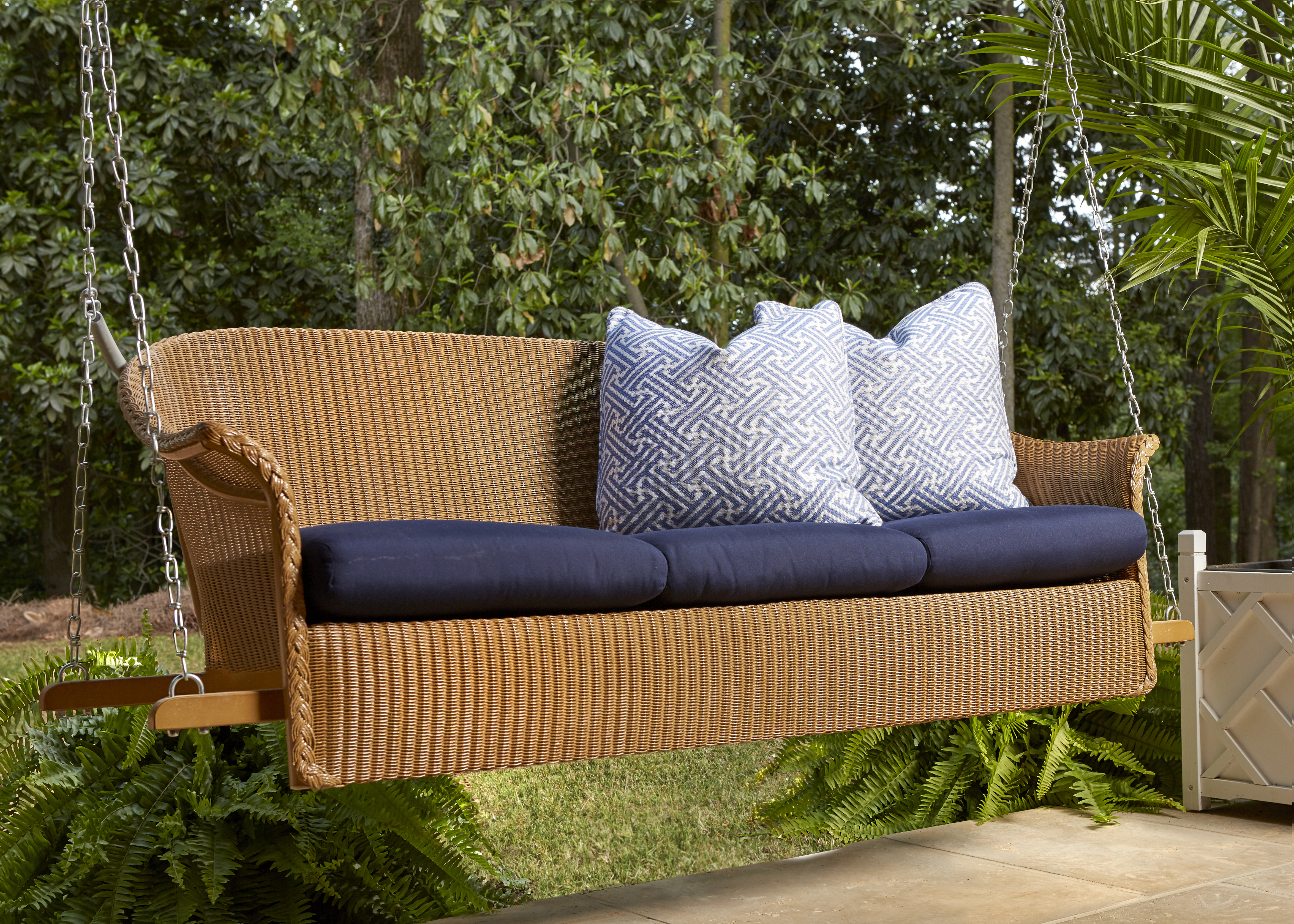 Item Lloyd Flanders Premium Outdoor Furniture In All Weather Heirloom 3 Seat Sofa Swing